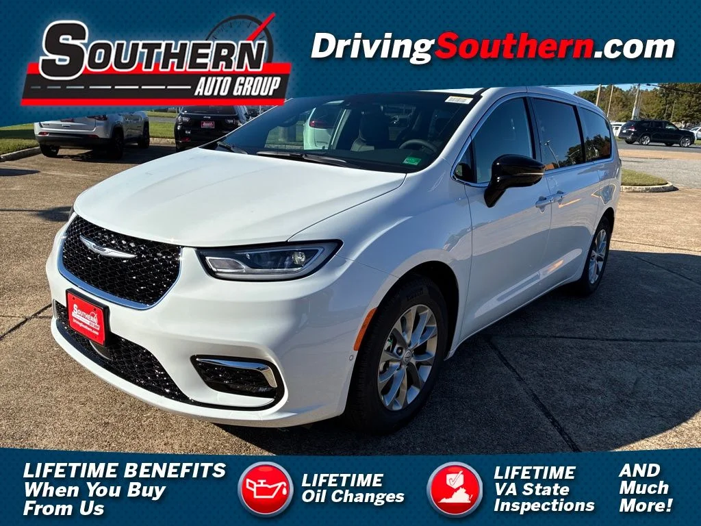 2026 Chrysler Pacifica Limited's photo