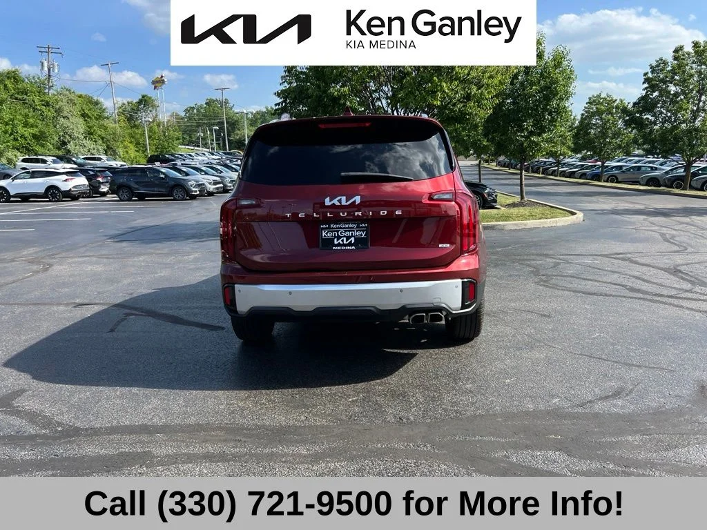 Used 2024 Red Kia S image 12