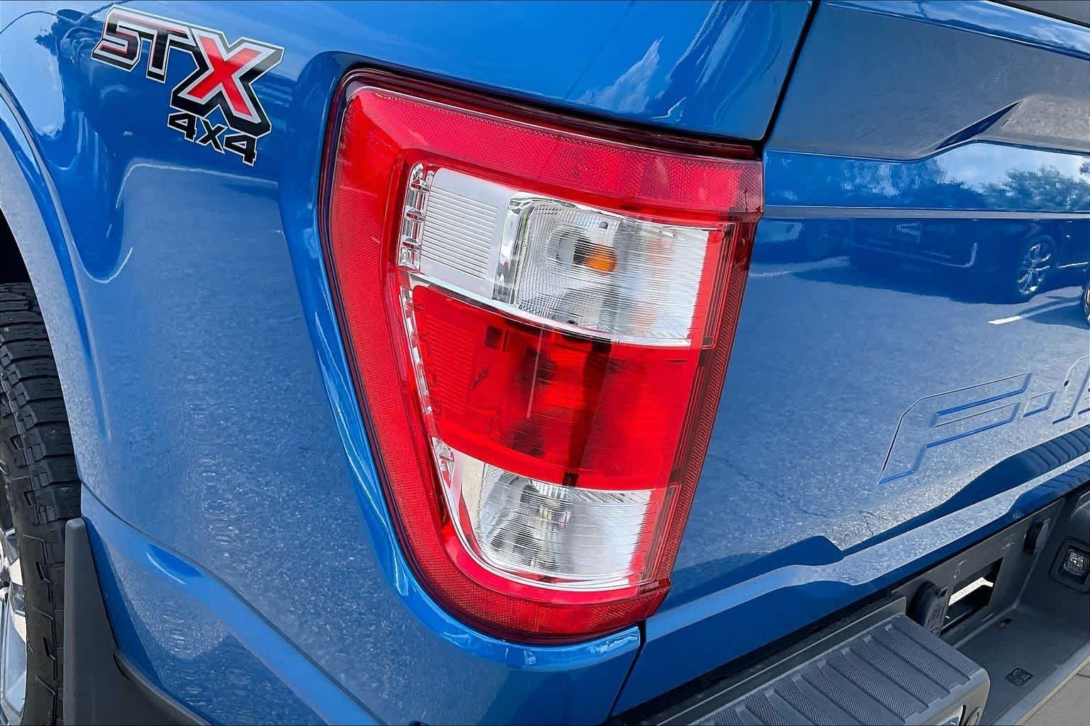 Used 2021 Velocity Blue Metallic Ford XL image 25