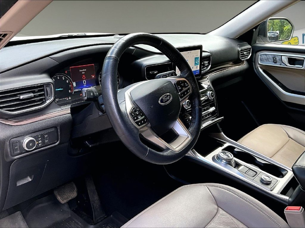 Used 2022 White Ford Limited image 12