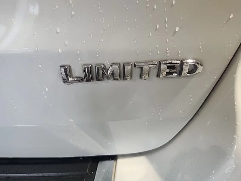 Used 2022 White Jeep Limited image 5