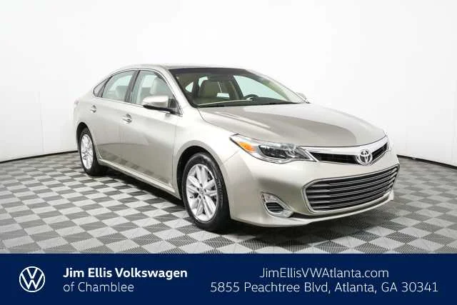 2013 Toyota Avalon XLE's photo