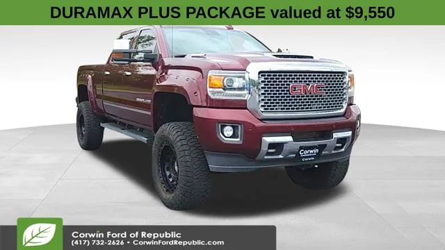 2017 GMC Sierra 4WD Crew Cab Standard Box Denali's photo