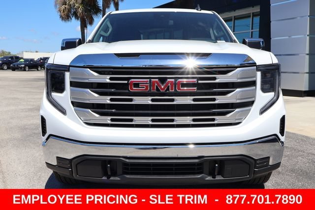 New 2026 Summit White GMC SLE image 3