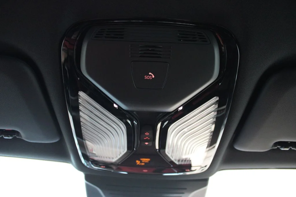 New 2026 Carbon Black Metallic BMW xDrive40i image 32