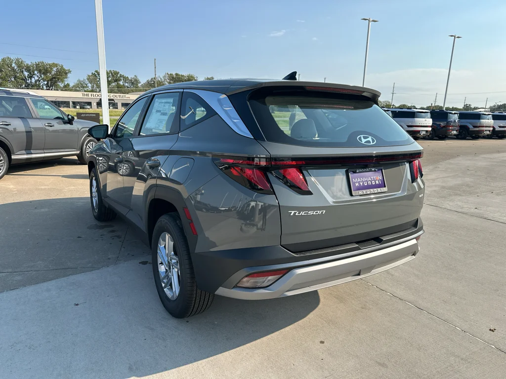 New 2026 Hampton Gray Hyundai SE image 11
