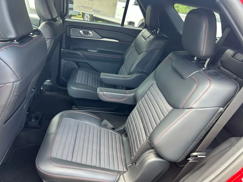 New 2026 Rapid Red Metallic Tinted Clearcoat Ford ST-Line image 11