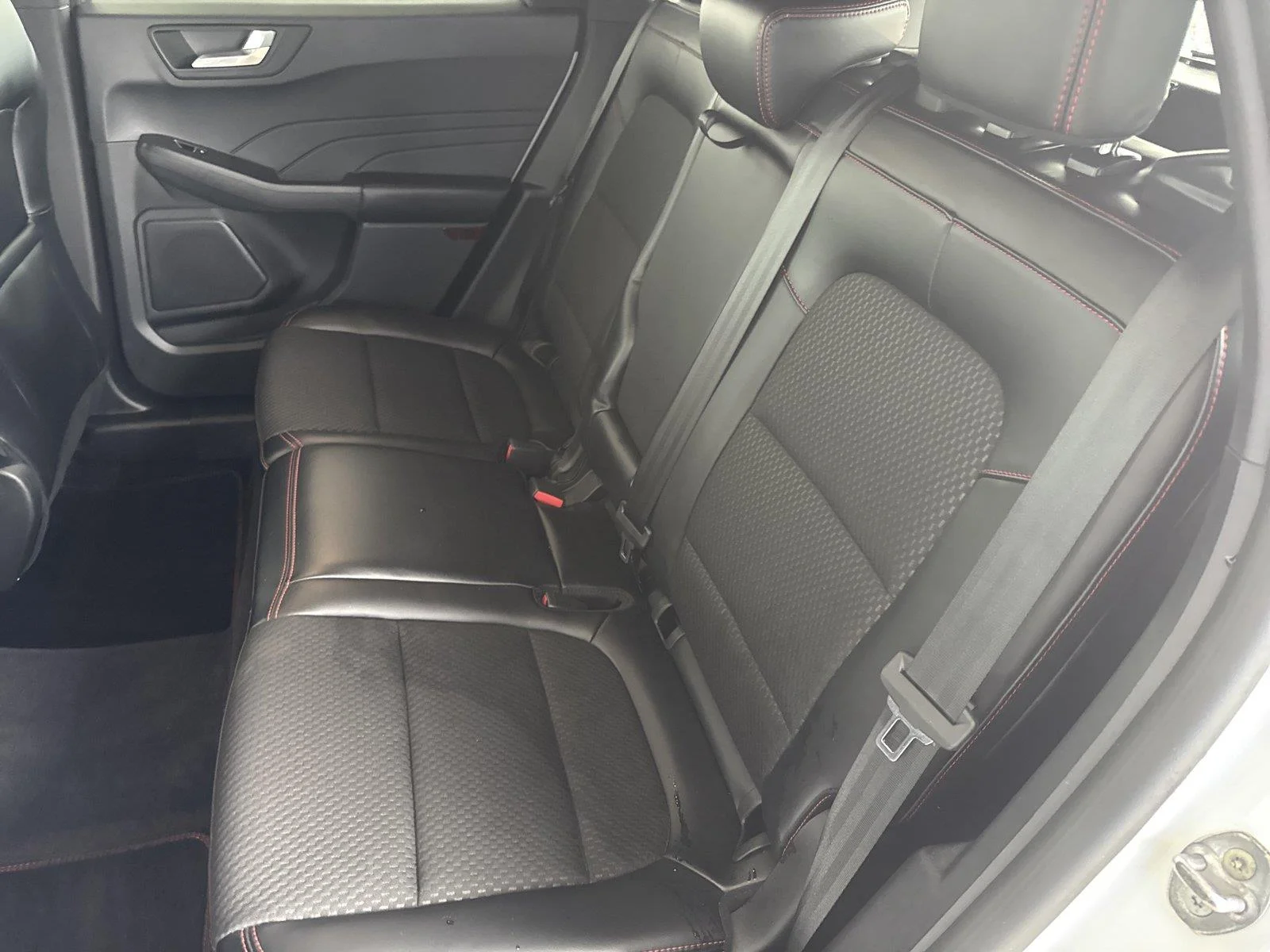 Used 2023 Star White Metallic Tri-Coat Ford ST-Line image 29