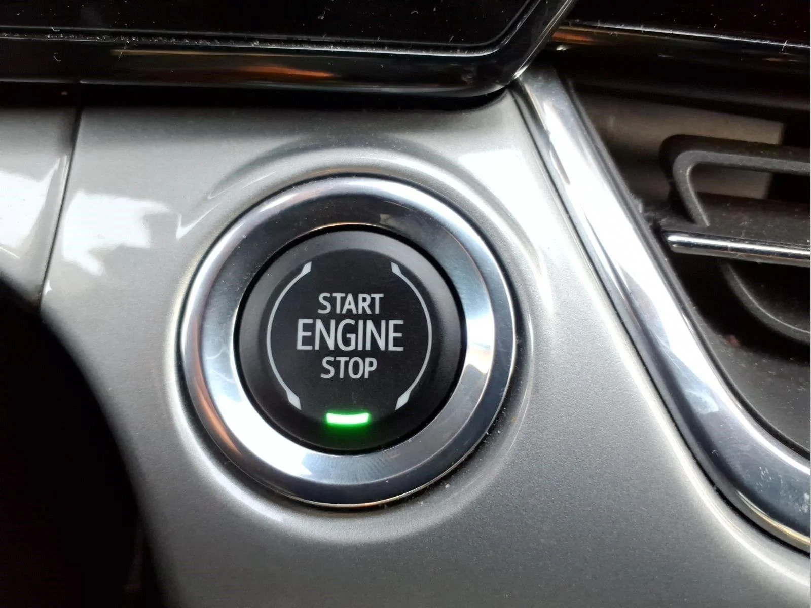 Used 2025 Sterling Gray Metallic Chevrolet LT image 30