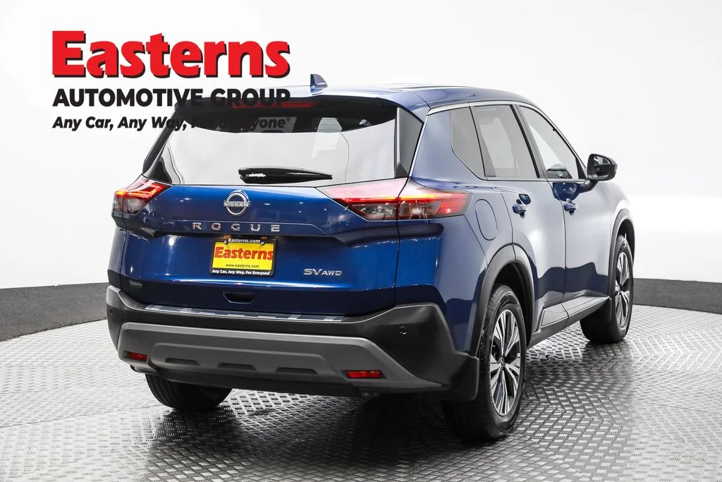 Used 2022 Blue Nissan SV image 5