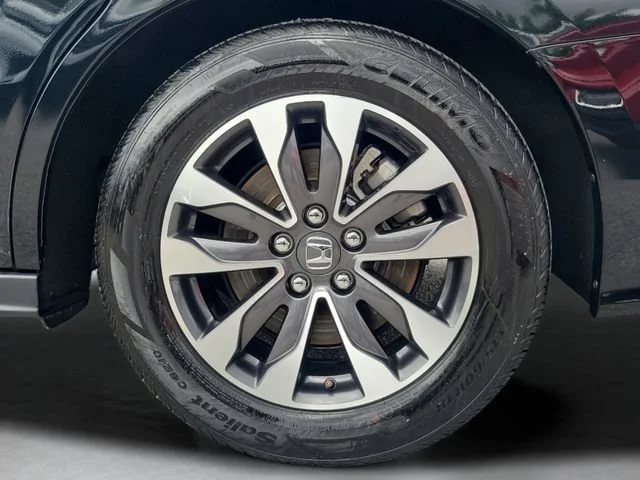 Used 2024 Black Honda EX-L image 30