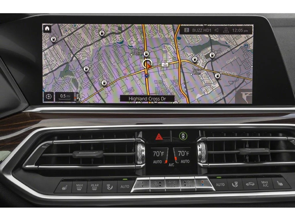 Used 2021 White Metallic BMW xDrive40i image 11