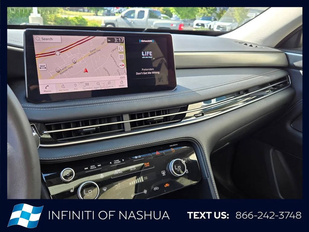 Certified Used 2024 Black INFINITI LUXE image 32