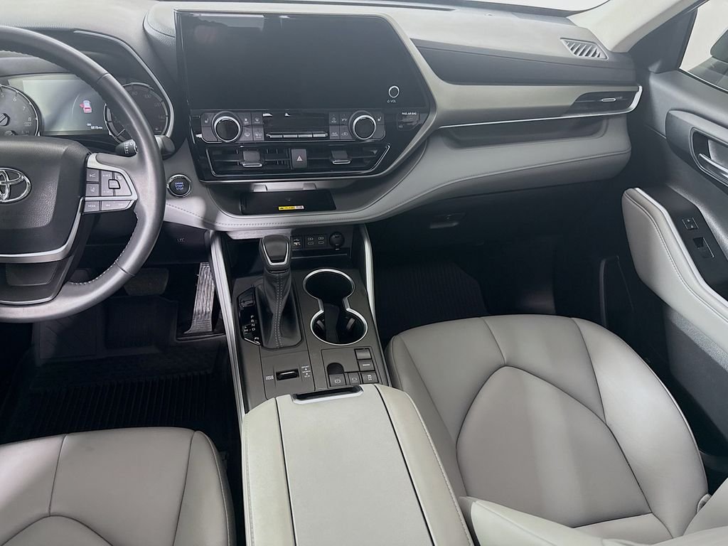Used 2023 Moon Dust Toyota XLE image 24