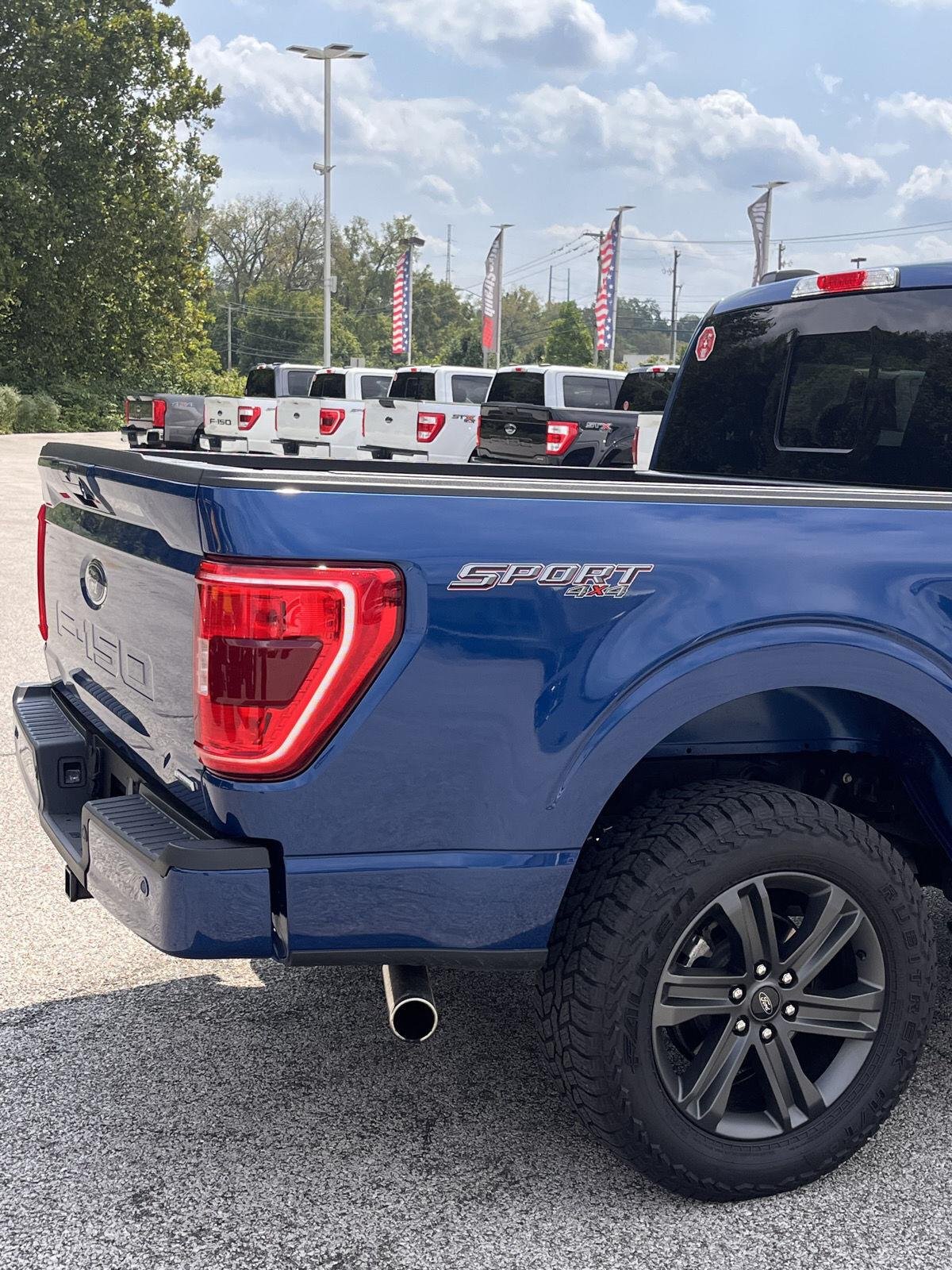 Used 2023 Atlas Blue Ford XLT image 10