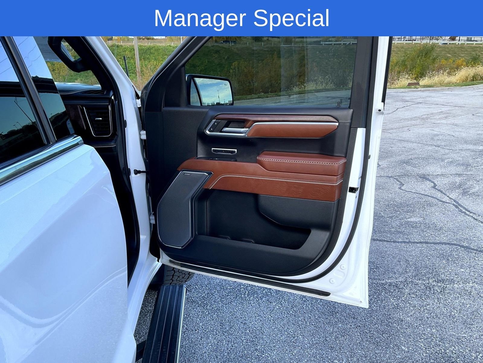 Used 2024 White GMC Denali Ultimate image 17