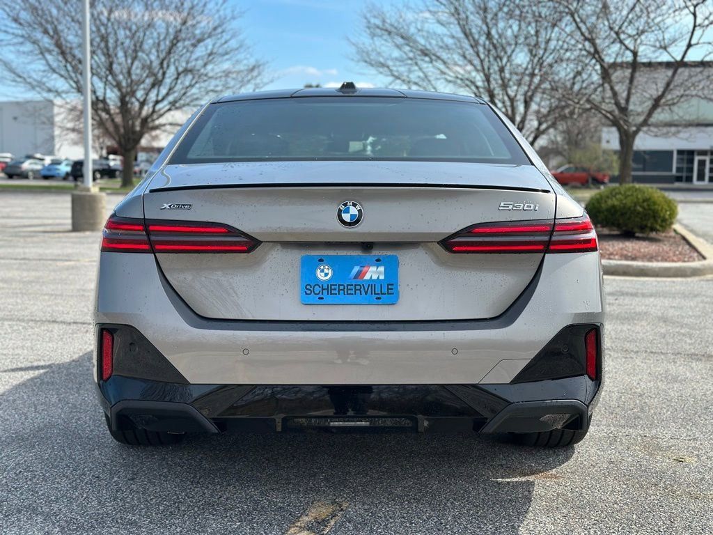 New 2026 Oxide Grey Metallic BMW 530i xDrive image 6