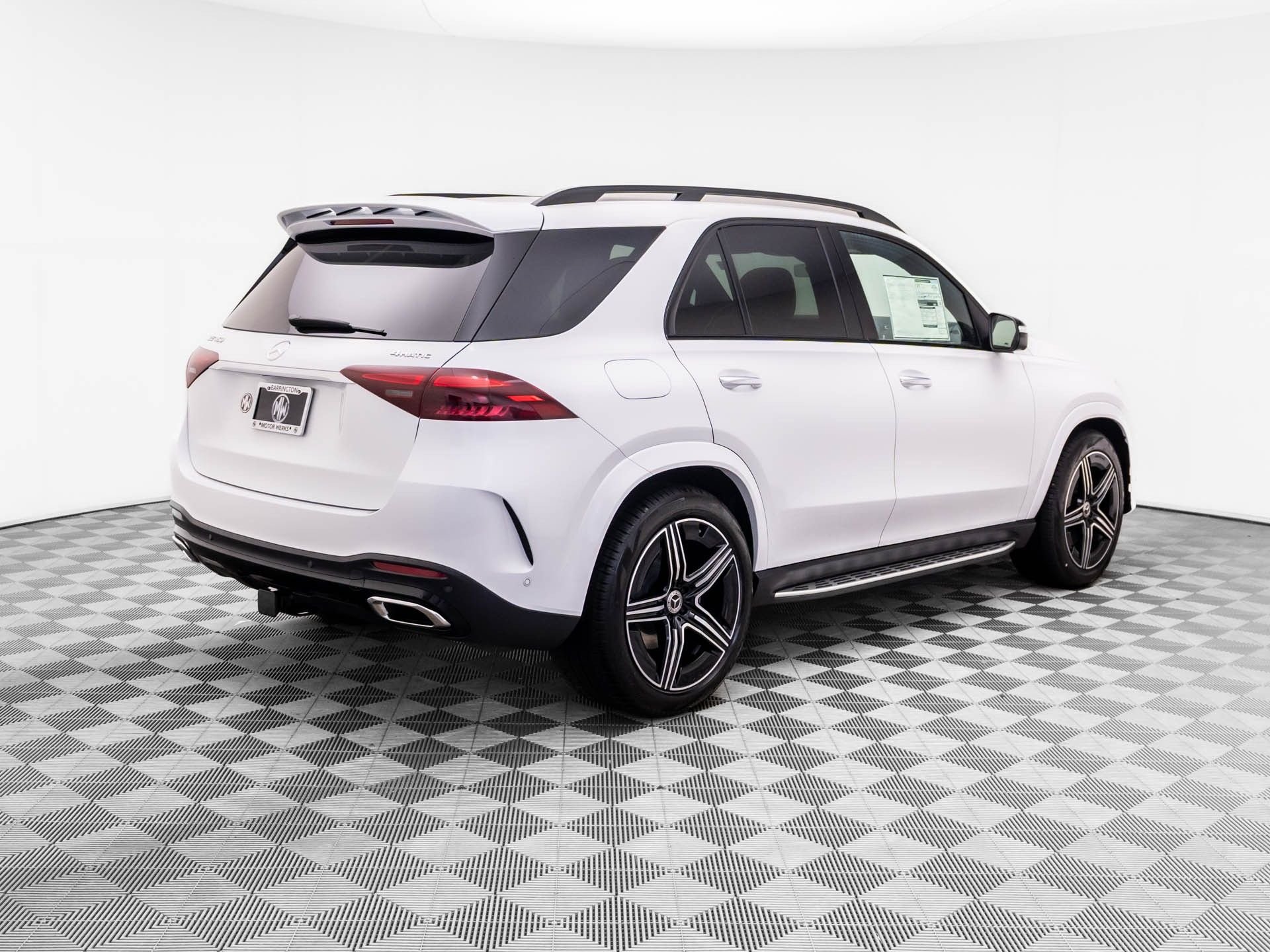 New 2026 MANUFAKTUR Moonlight White Metallic Mercedes-Benz GLE 450 image 5