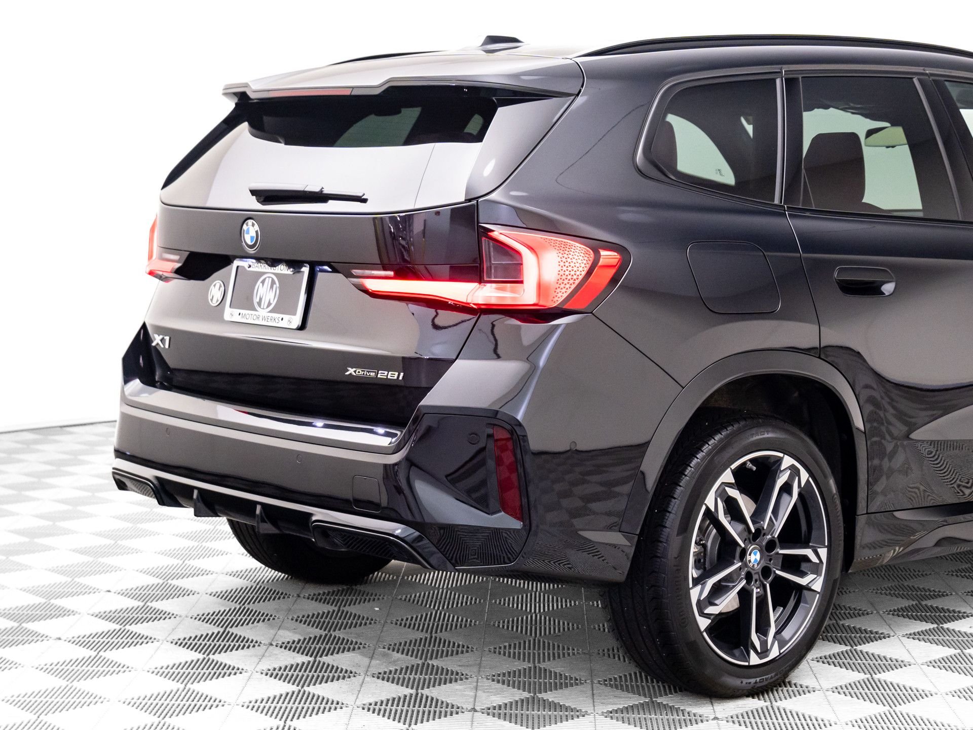 2025 BMW X1 28i - Photo 40