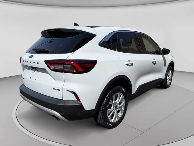 Used 2024 Oxford White Ford Active image 5
