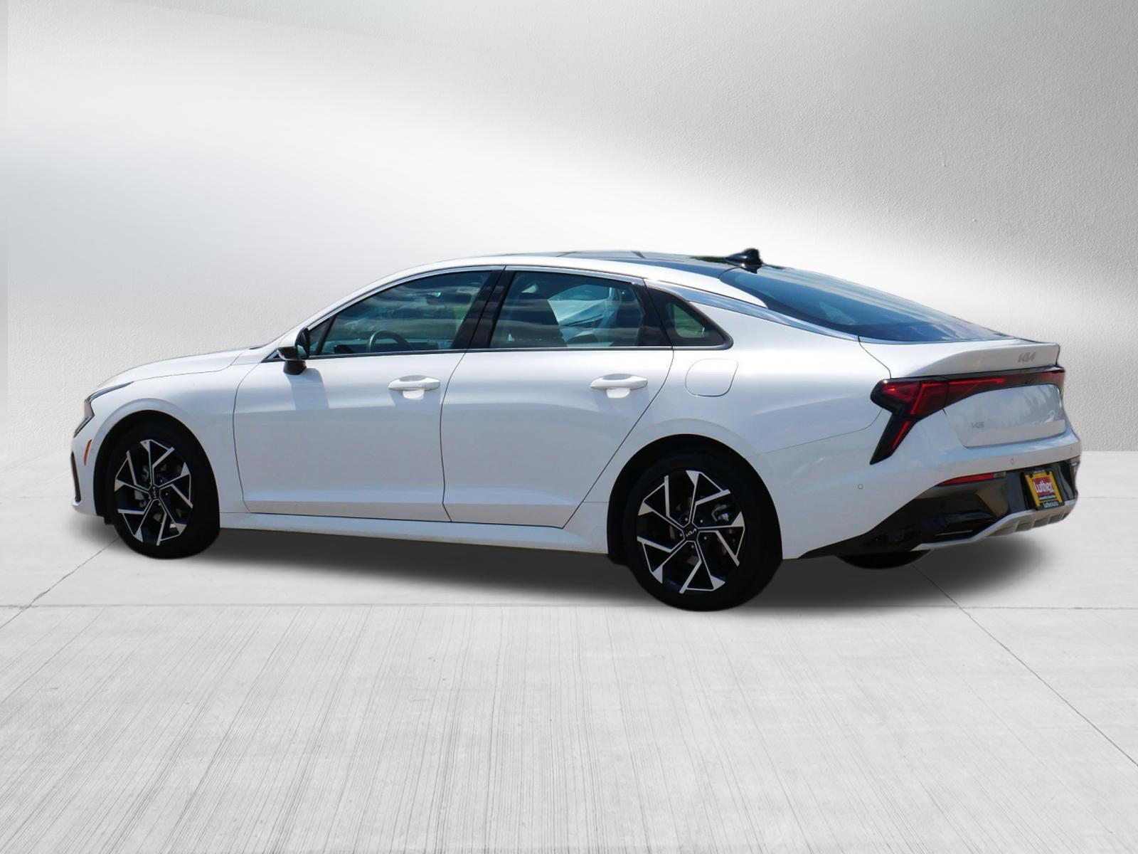Used 2025 Snow White Pearl Kia EX image 5