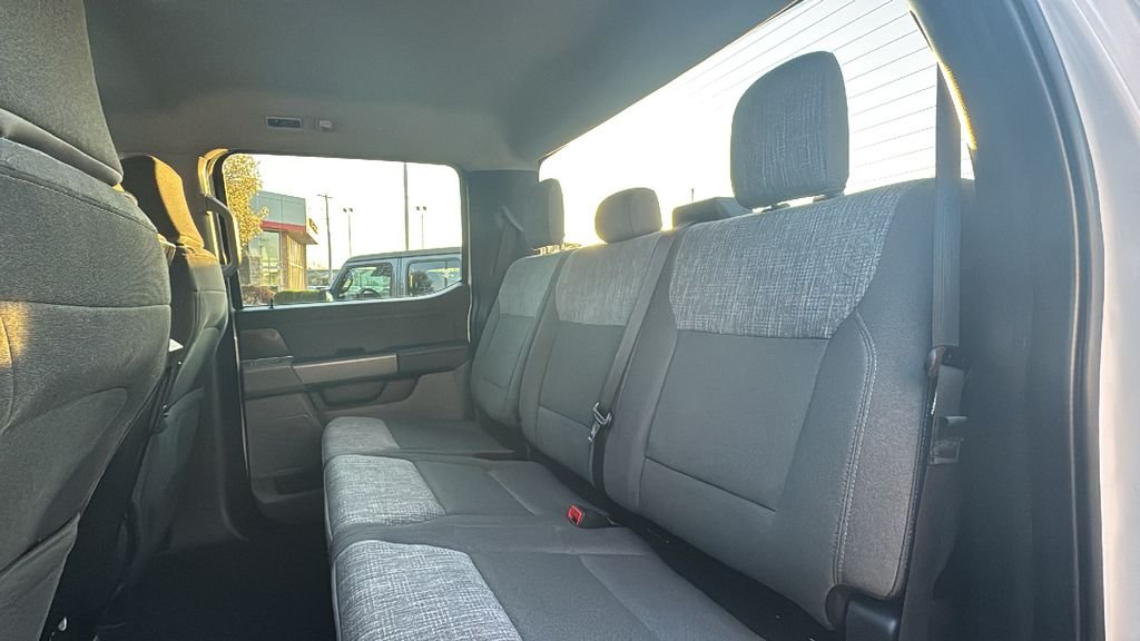 Used 2023 Oxford White Ford XLT image 30
