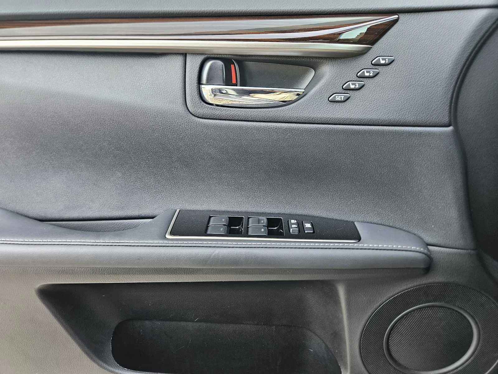 Used 2017 Nebula Gray Pearl Lexus  image 18