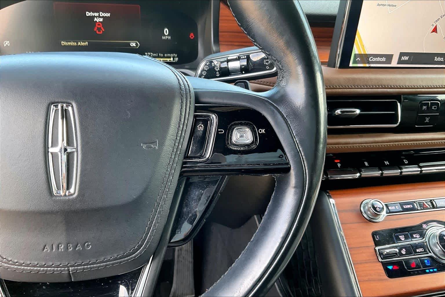 Used 2020 Infinite Black Lincoln Reserve image 24