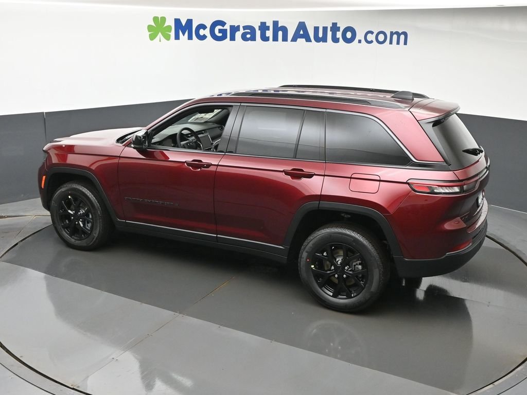New 2026 Velvet Red Pearl-Coat Exterior Paint Jeep Laredo Altitude image 23