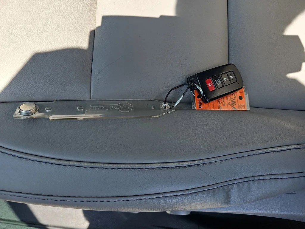 Used 2018 Gray Toyota XLE image 35