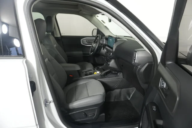 Certified Used 2025 Oxford White Ford Badlands image 28
