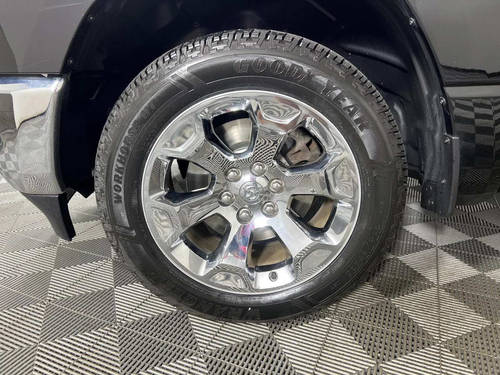 Used 2022 Diamond Black Crystal Pearlcoat Ram Big Horn image 9