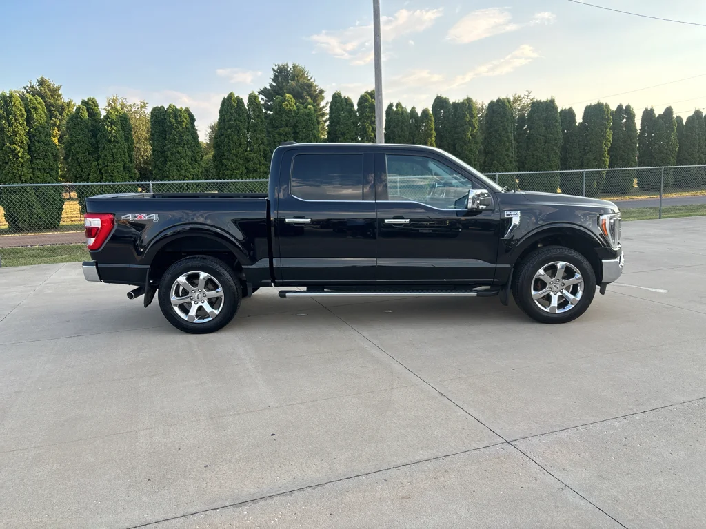 Used 2023 Agate Black Metallic Ford LARIAT image 4