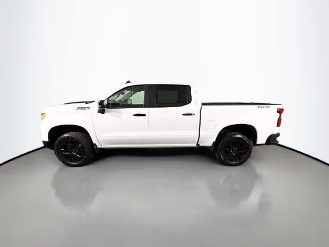Used 2025 White Chevrolet LT Trail Boss image 4