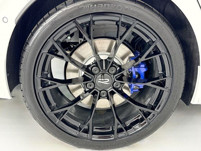 New 2026 Pure White Volkswagen 2.0T image 32