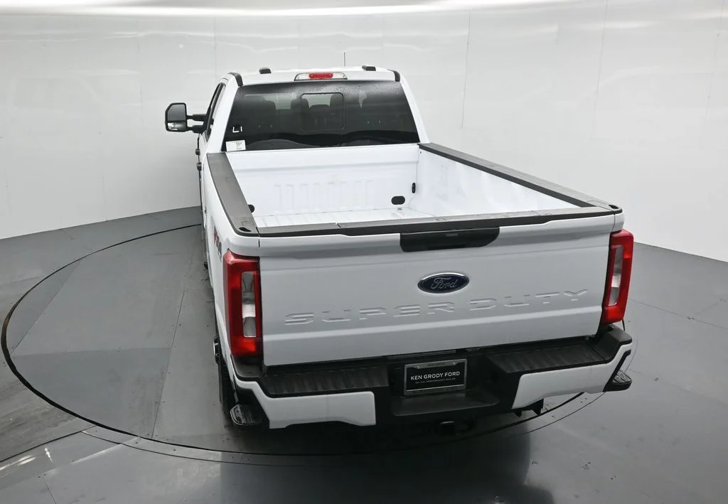 New 2026 Oxford White Ford XL image 35