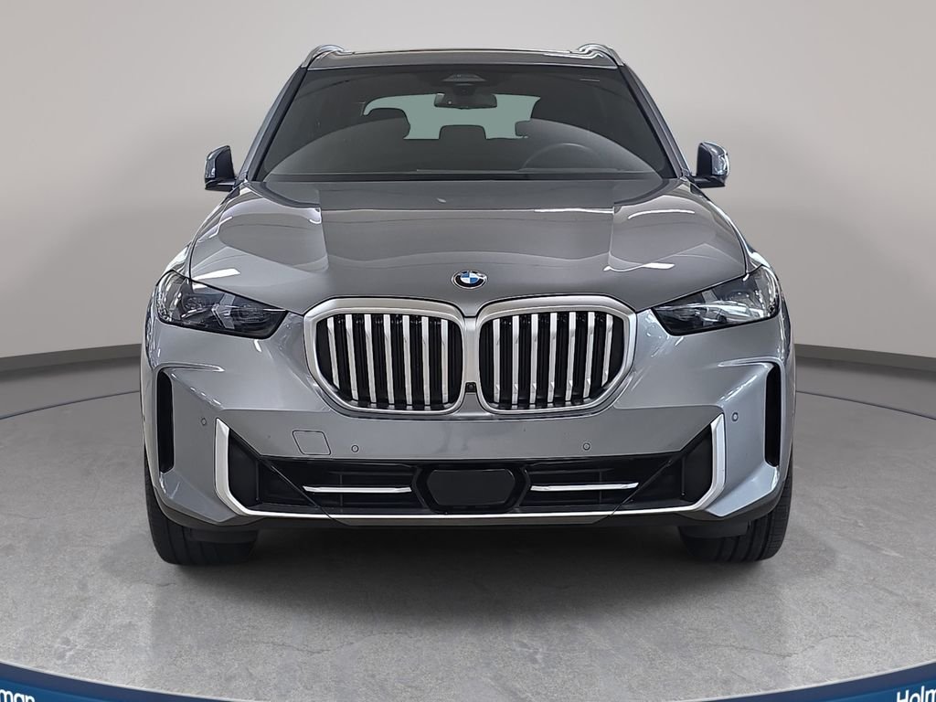 Used 2024 Skyscraper Gray Metallic BMW sDrive40i image 3