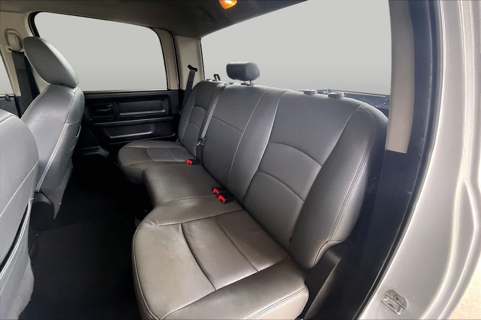 Used 2015 Bright White Clearcoat Ram Express image 19