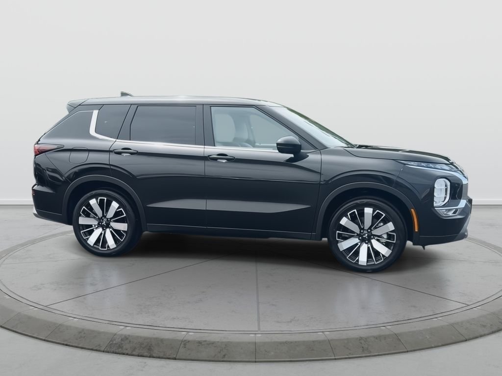 New 2026 BLK DIAMOND Mitsubishi SE image 8