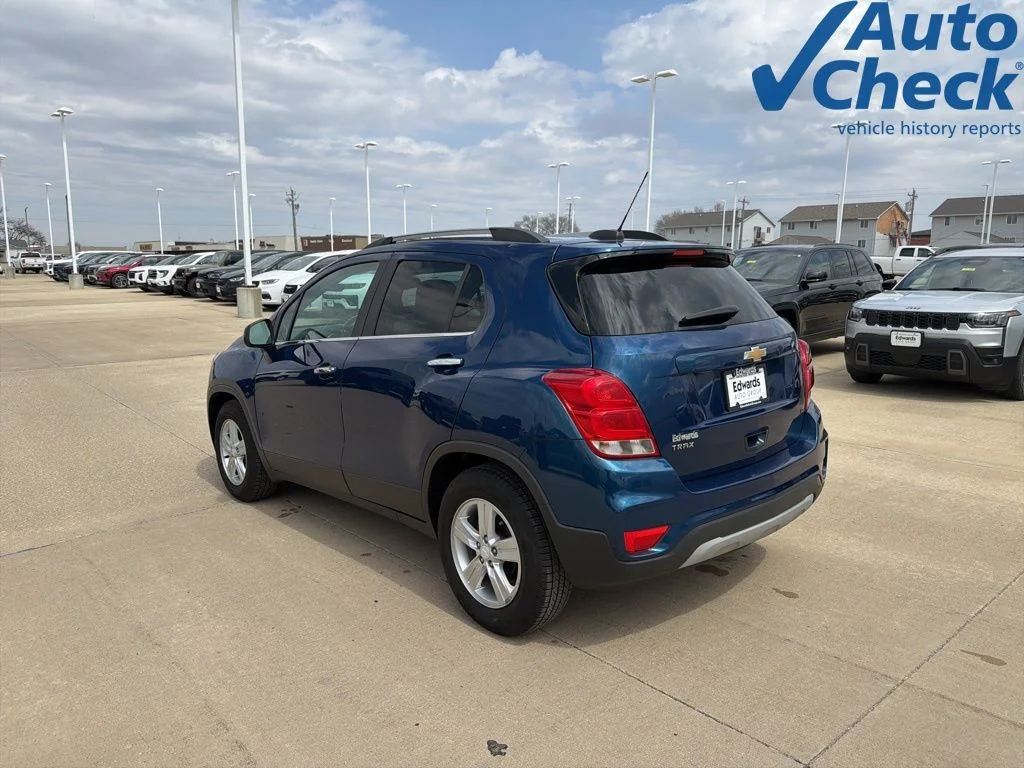 Used 2020 Blue Chevrolet LT image 7