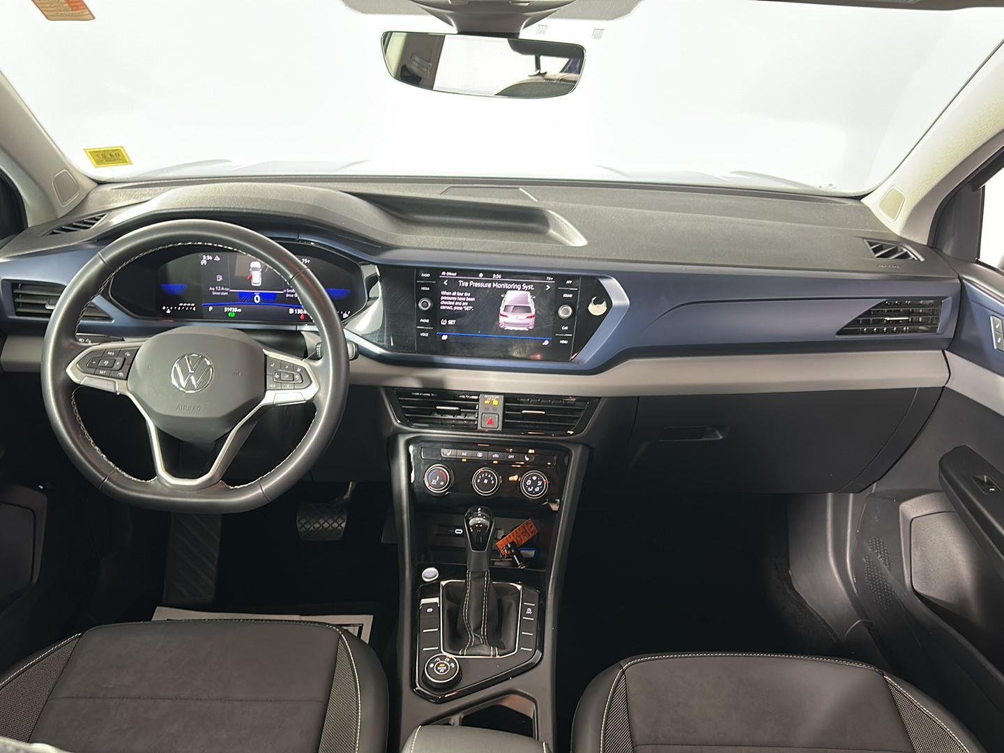 Used 2023 Dusk Blue Metallic Volkswagen SE image 5