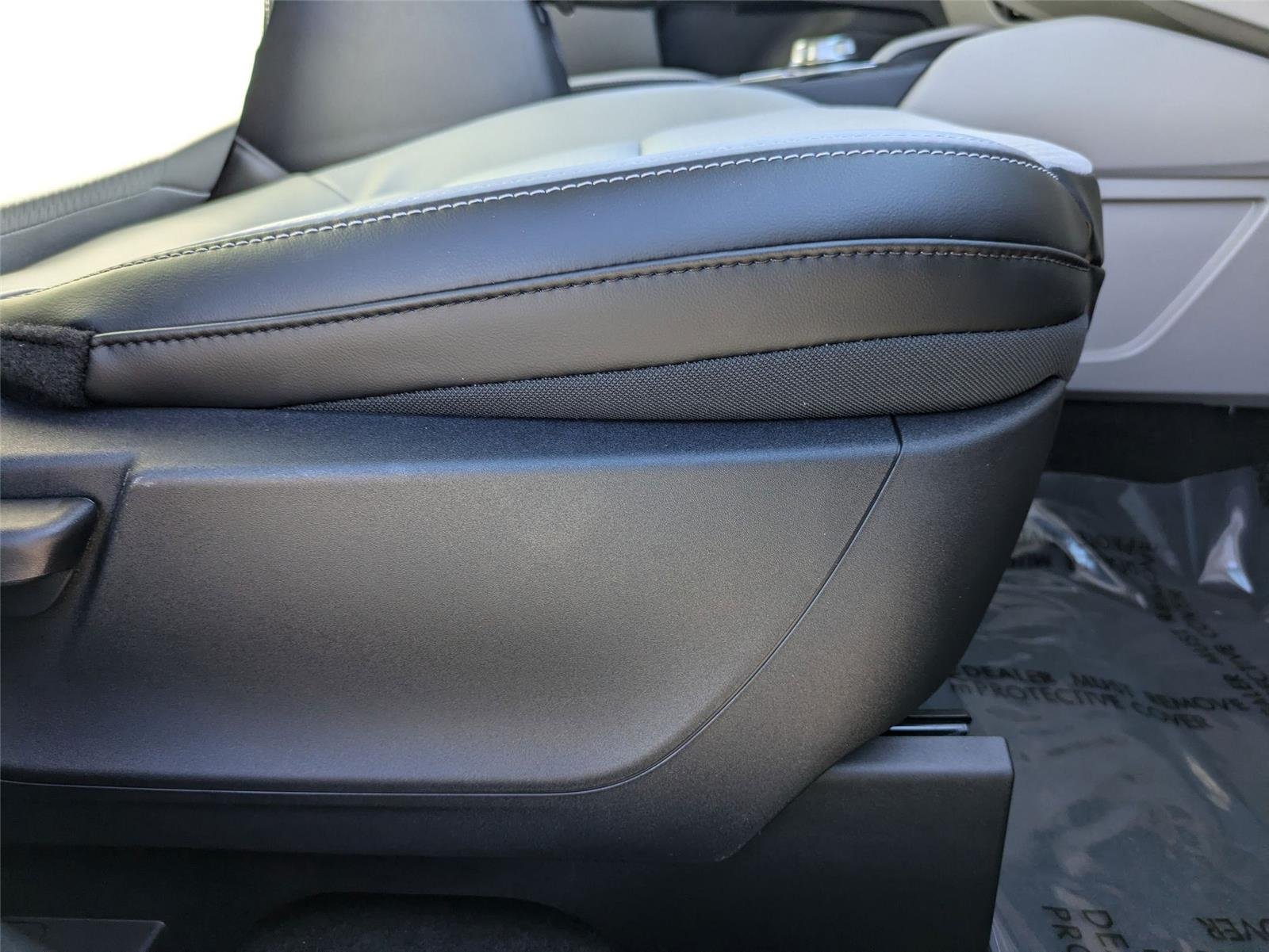 New 2025 Vapor Blue Metallic Ford PHEV image 44