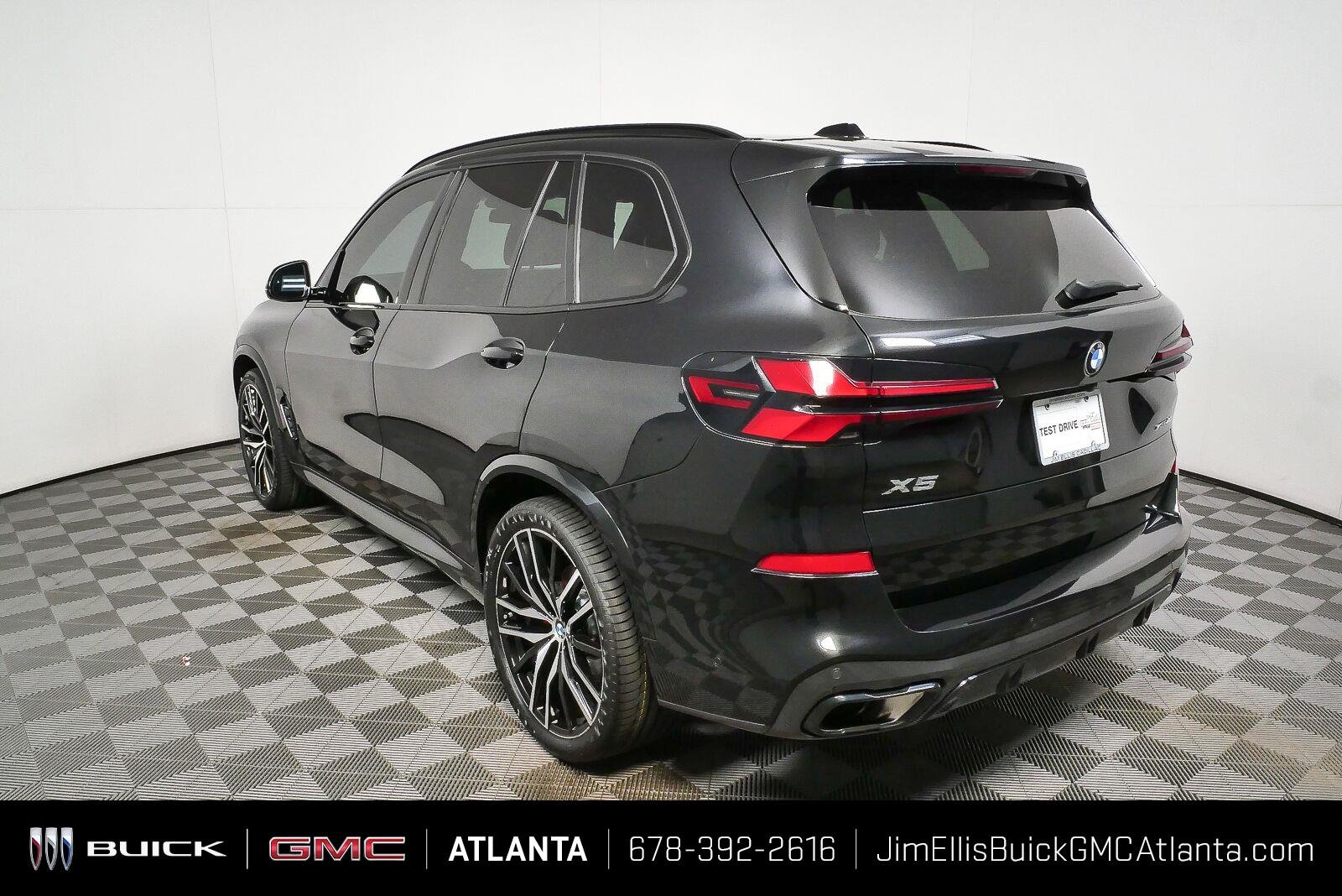 Used 2024 Black Sapphire Metallic BMW xDrive40i image 27