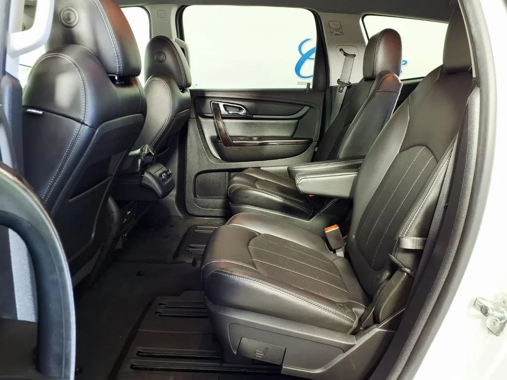 Used 2016 IRIDESCENT PEARL TRICOAT Chevrolet LTZ image 8
