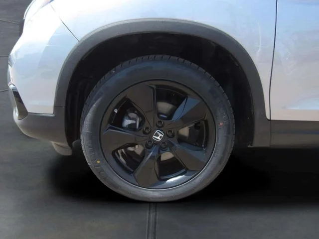 Certified Used 2021 Lunar Silver Metallic Honda Elite image 4