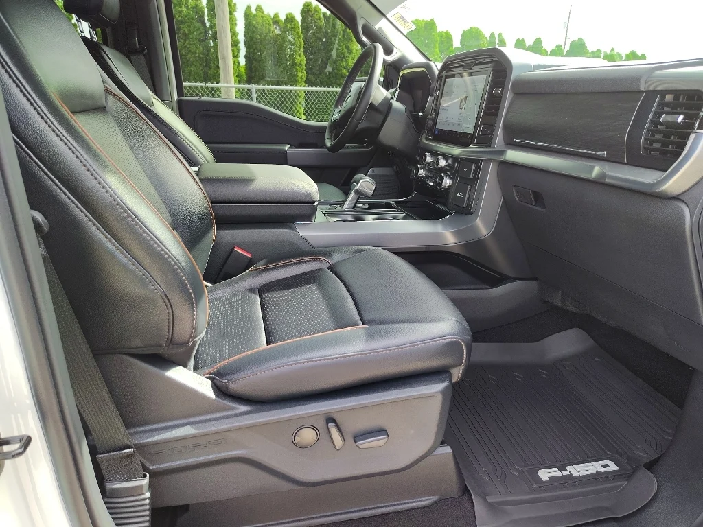 Used 2025 Star White Ford LARIAT image 17