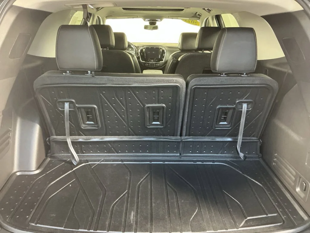 Used 2021 GRAPHITE METALLIC Chevrolet RS image 15