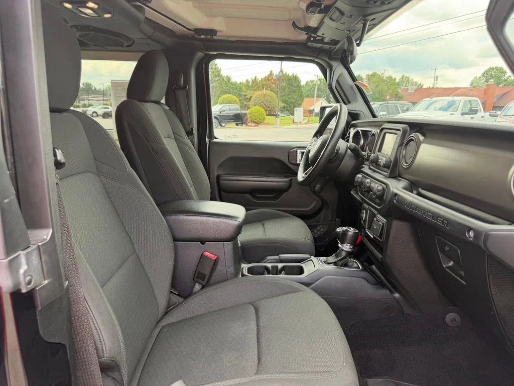 Used 2020 Black Jeep Sport image 31