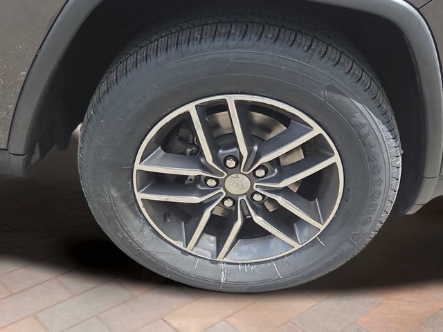 Used 2017 Gray Jeep Limited image 4