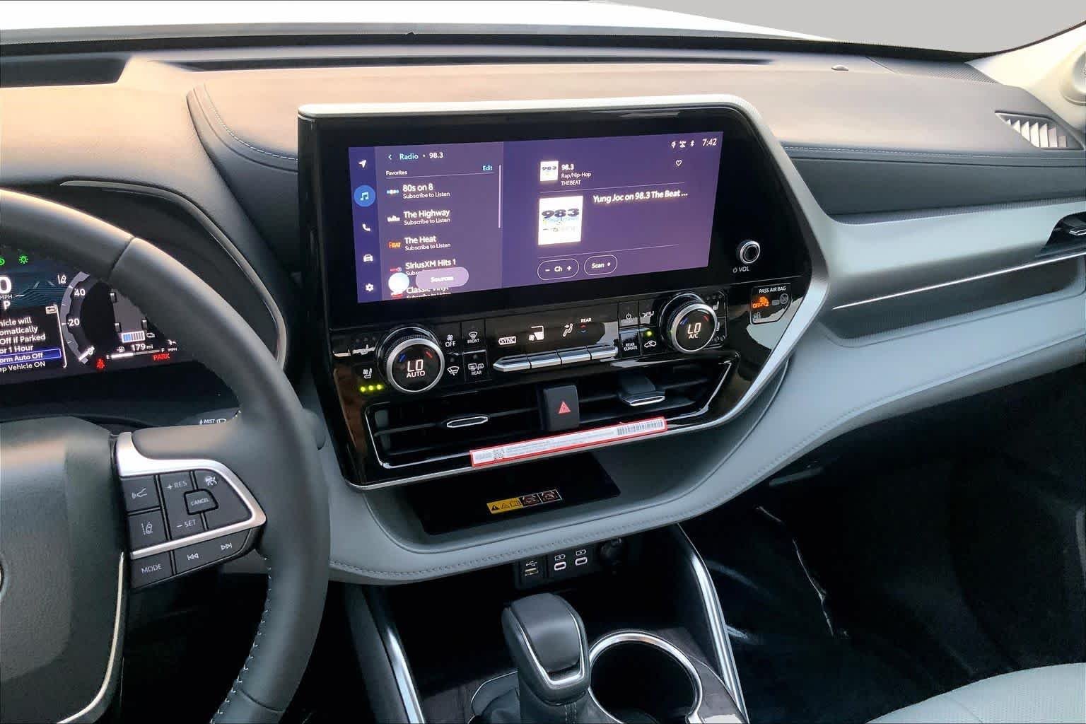 Used 2026 Wind Chill Pearl Toyota Hybrid Platinum image 7